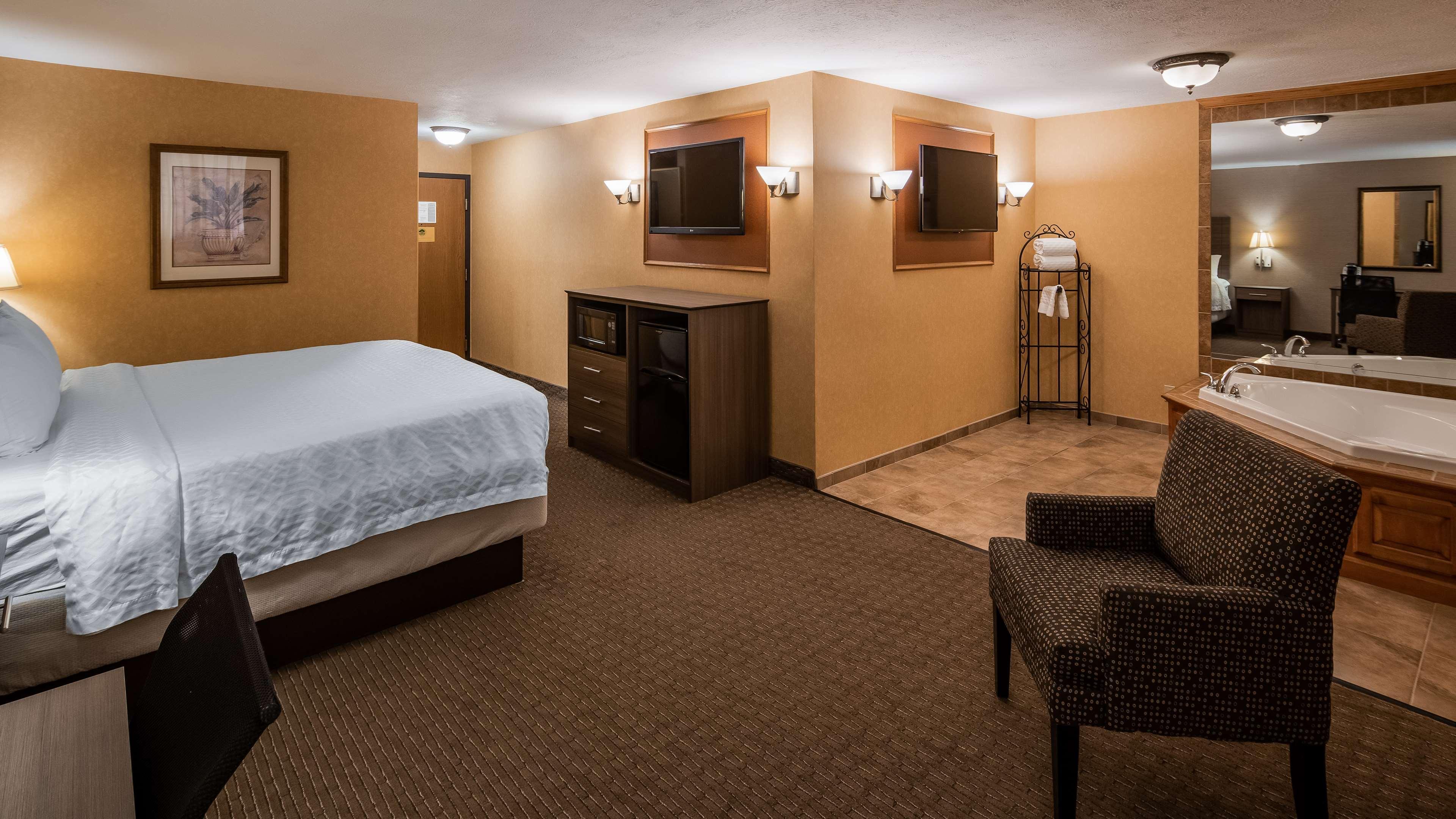 Best Western Plus North Canton Inn&Suites Extérieur photo
