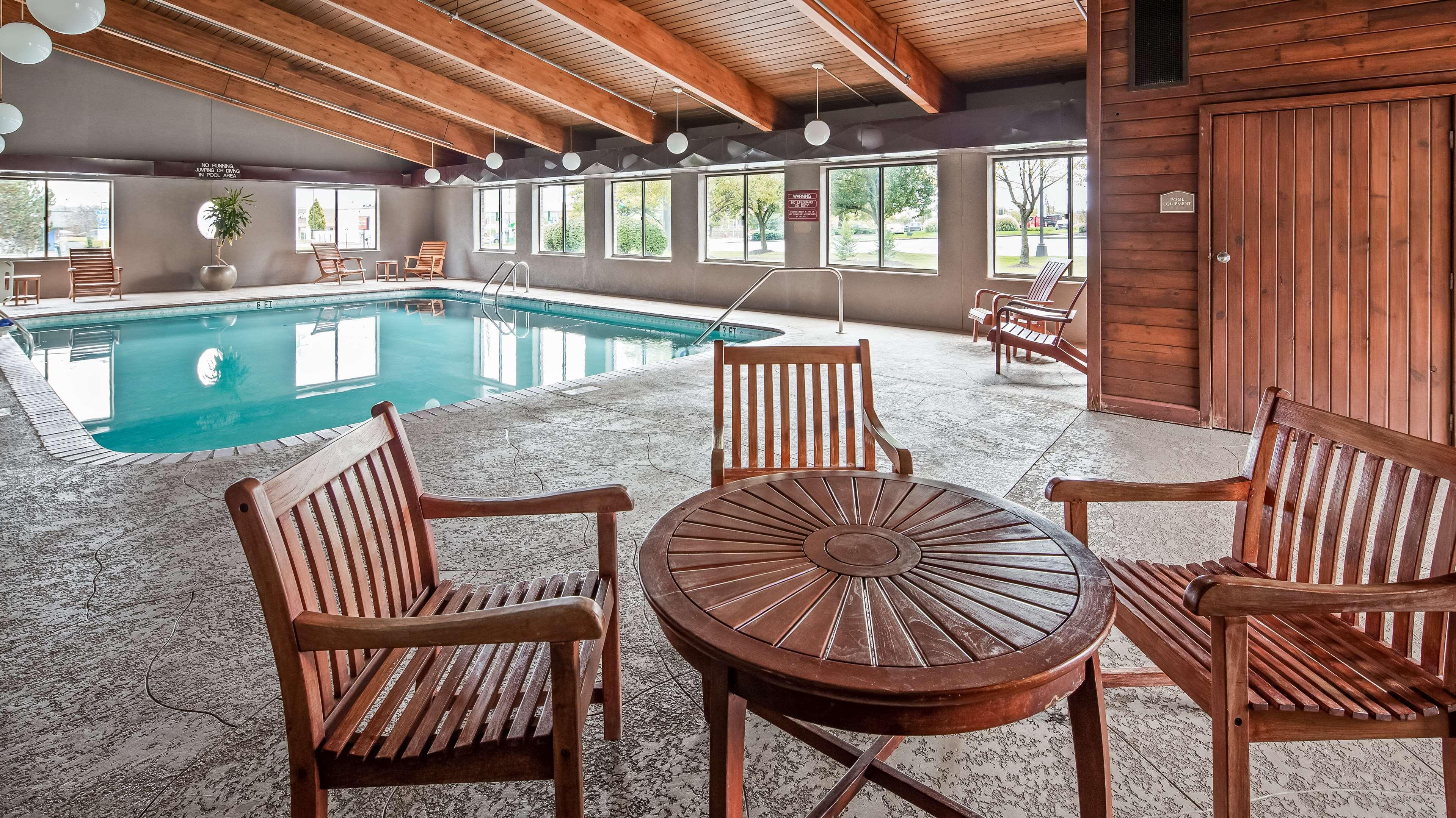 Best Western Plus North Canton Inn&Suites Extérieur photo