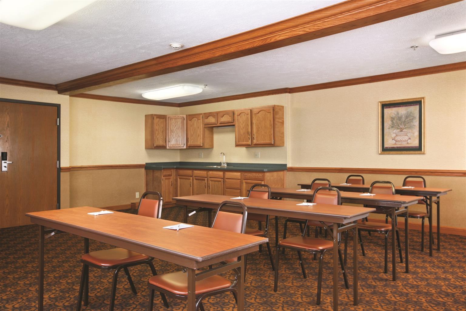Best Western Plus North Canton Inn&Suites Extérieur photo
